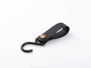 Engraving Leather Bag Hanger (Lychee Pattern Black/Gold, 2*12cm)